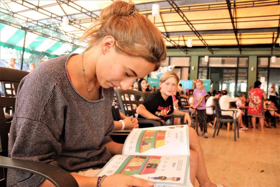 Ukrayna’dan Tahliye Edilen Yetim Çocuklar Türkçe Öğreniyor