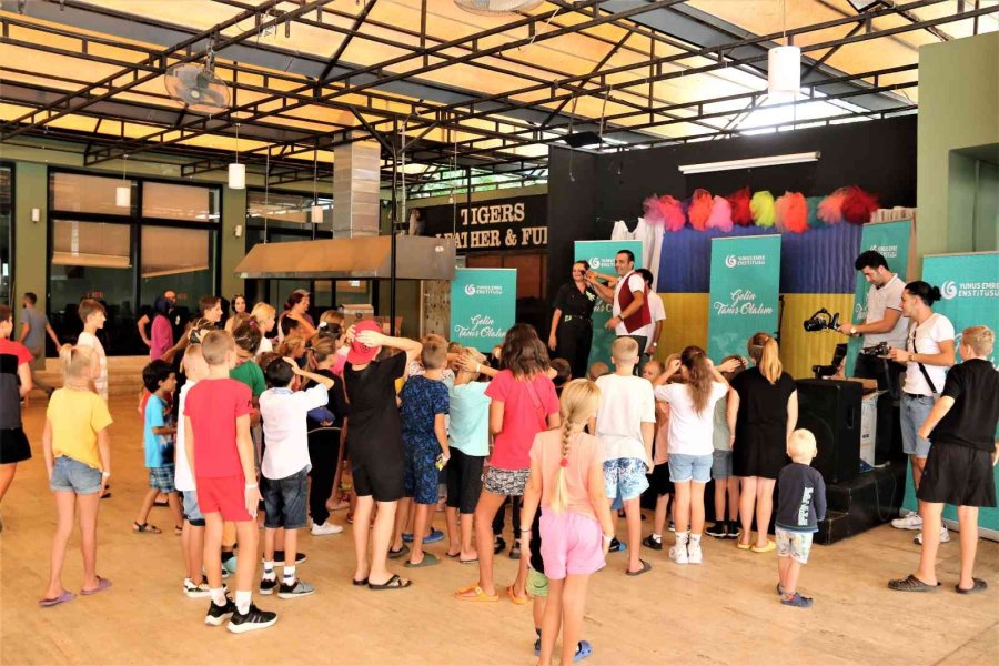 Ukrayna’dan Tahliye Edilen Yetim Çocuklar Türkçe Öğreniyor