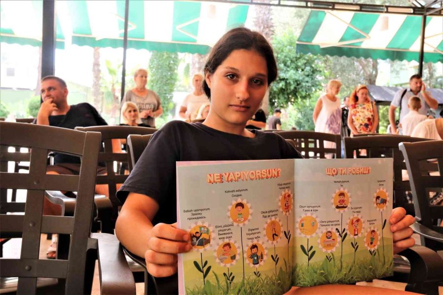 Ukrayna’dan Tahliye Edilen Yetim Çocuklar Türkçe Öğreniyor