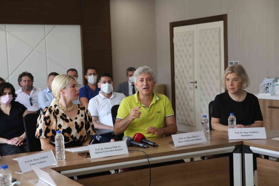 Türkiye’nin İkinci Rahim Nakli Hastası Havva Erdem’in Kızı Oldu