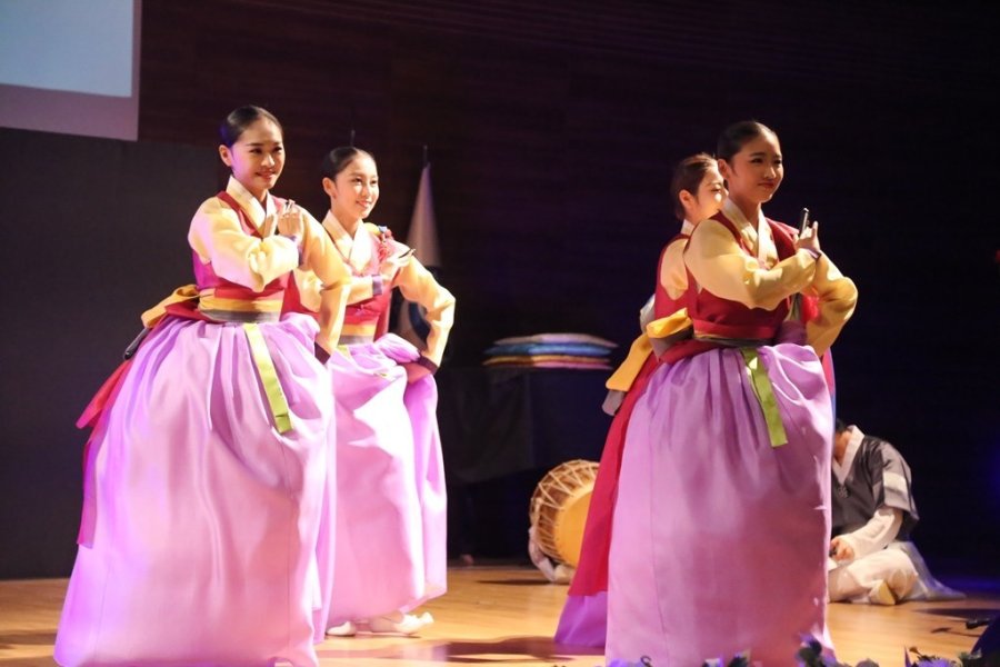 Asü’deki Etkinlikte Güney Kore Kültürü Tanıtıldı