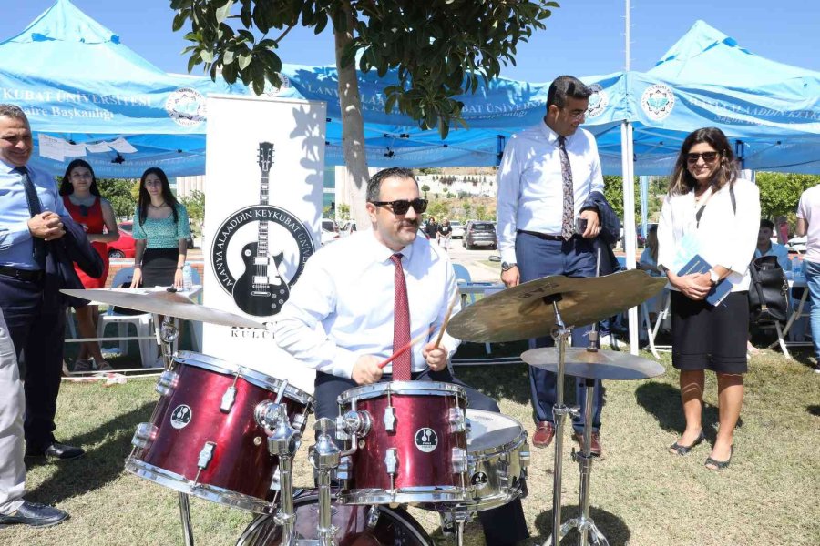 Alkü’de Öğrencilere “hoş Geldin Şenliği”