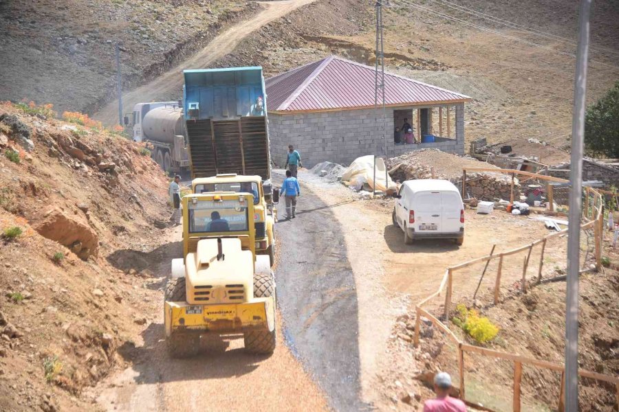 Alanya’nın Batısında 22 Kilometrelik Asfalt, 17 Yeni Çardak Hizmeti Tamamlandı