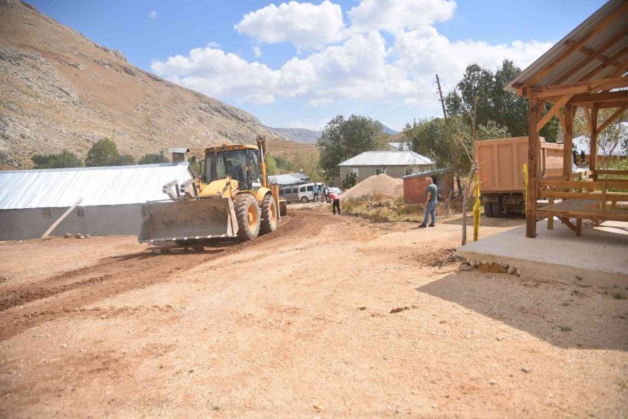 Alanya’nın Batısında 22 Kilometrelik Asfalt, 17 Yeni Çardak Hizmeti Tamamlandı