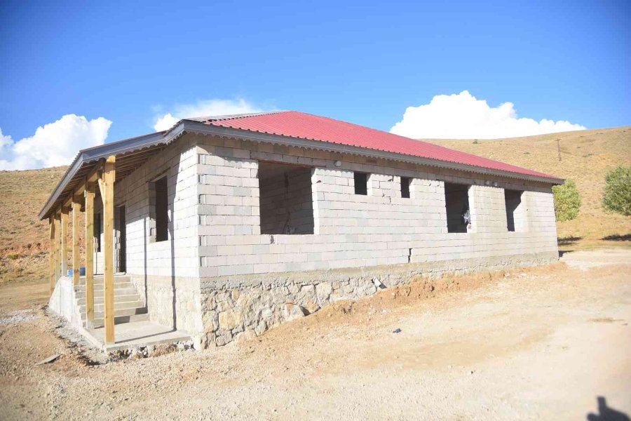 Alanya’nın Batısında 22 Kilometrelik Asfalt, 17 Yeni Çardak Hizmeti Tamamlandı