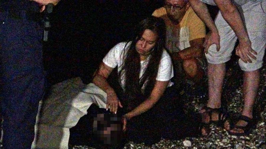 Ablanın Kardeşine Son Sarılışı