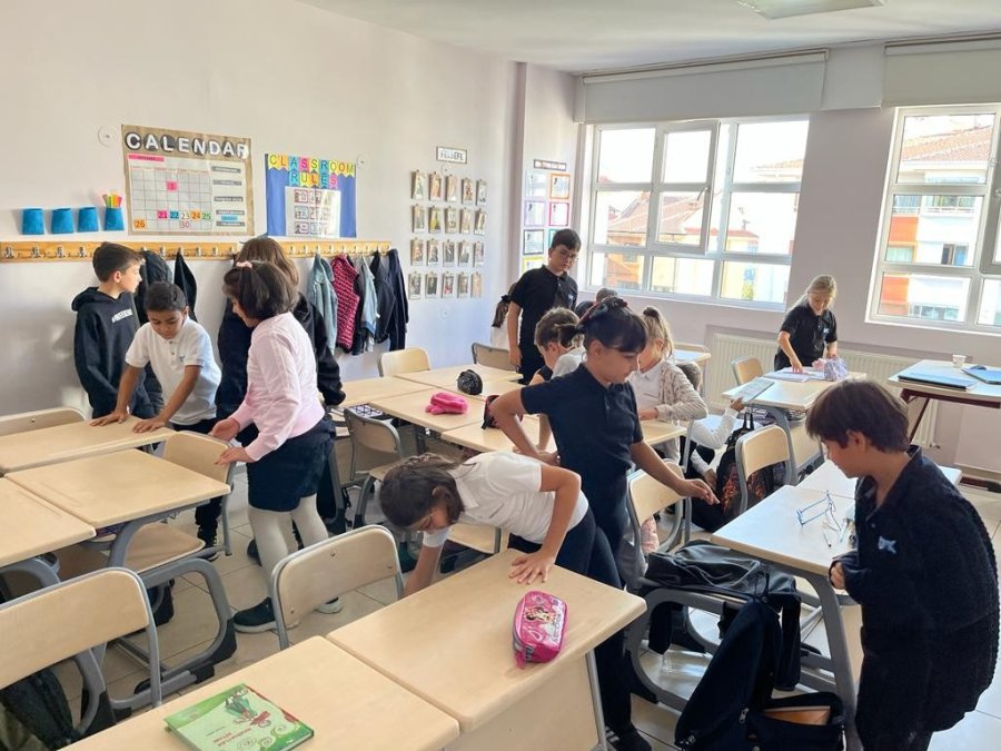 Bu Okulda Öğrenciler Temizlik Eğitimi De Alıyor