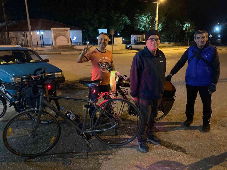 Doğa Tutkunlarından 30 Kilometrelik Bisikletli Gece Turu
