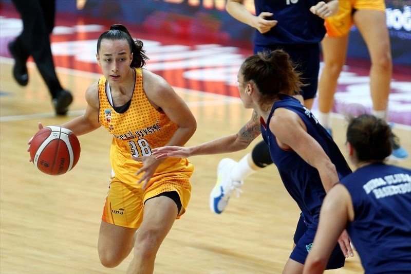 Başkan Palancıoğlu, Turnuvanın 2. Gününde Başarılı Olan Takımları Kutladı