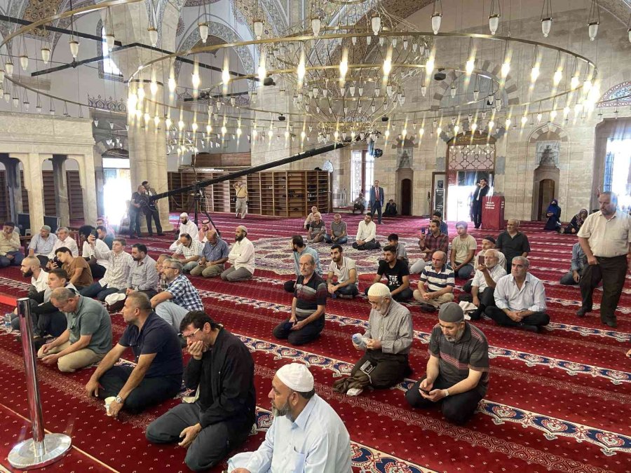 Konya’da 8. Uluslararası Hafızlık Ve Kur’an-ı Kerim’i Güzel Okuma Yarışması Başladı