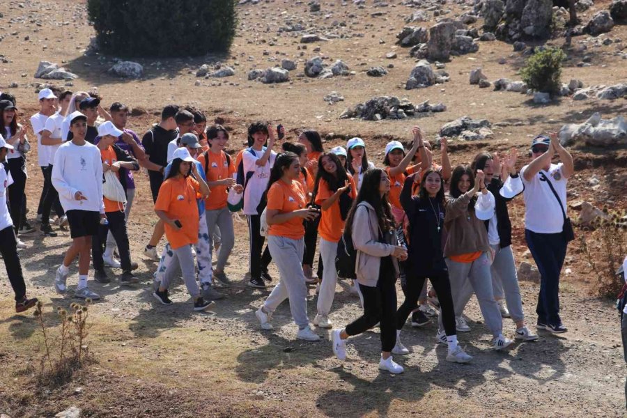 Gençler Toroslar’da Buluştu