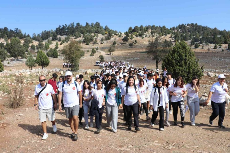 Gençler Toroslar’da Buluştu