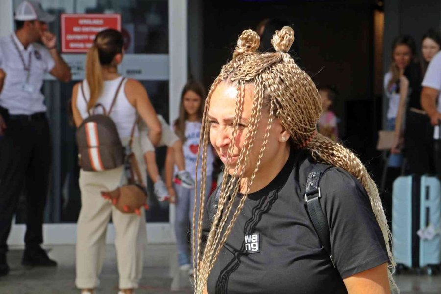 Seferberlik Sonrası Rusya’dan Antalya’ya Gelen Günlük 80 Uçağa 3-4 Sefer İlave Edilmiş Durumda