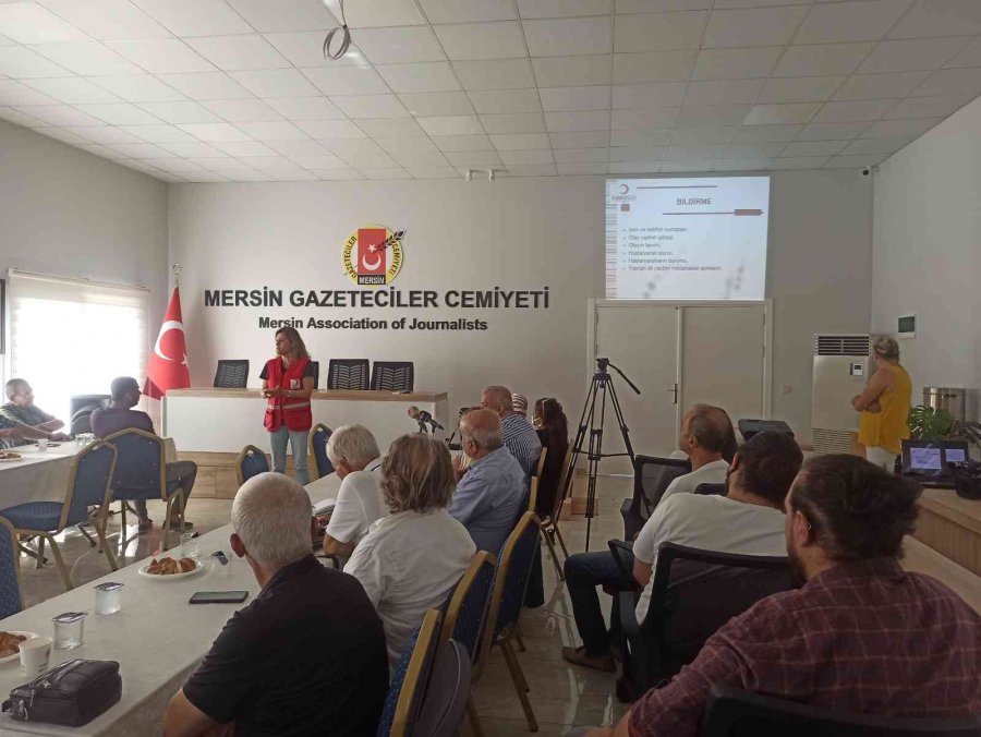 Mersin’de Gazetecilere İlk Yardım Eğitimi