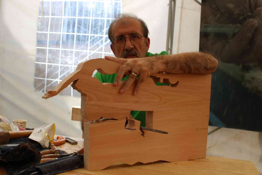 Dede Atölyesi Ona Uluslararası Sanat Eserlerinin Kapılarını Açtı