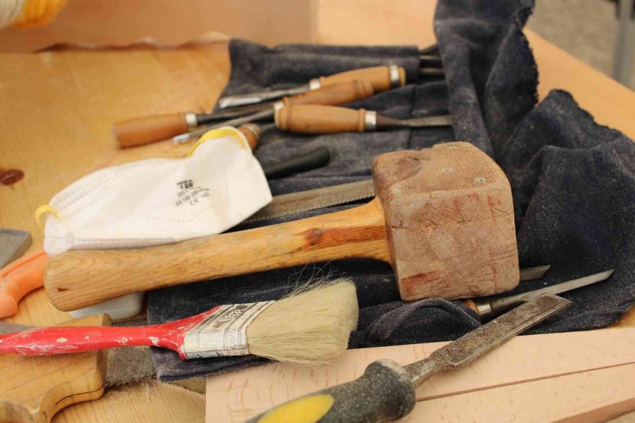 Dede Atölyesi Ona Uluslararası Sanat Eserlerinin Kapılarını Açtı