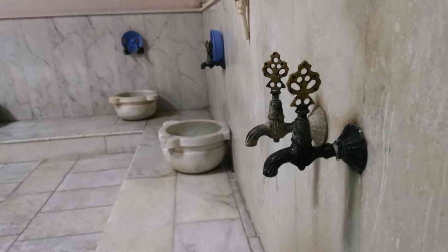 Aksaray’ın Tarihi Hamamının Bacası Tütüyor