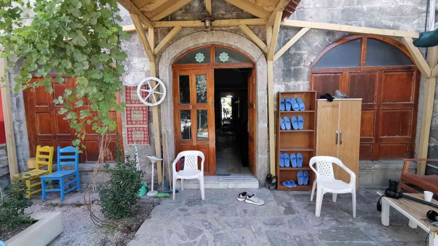 Aksaray’ın Tarihi Hamamının Bacası Tütüyor