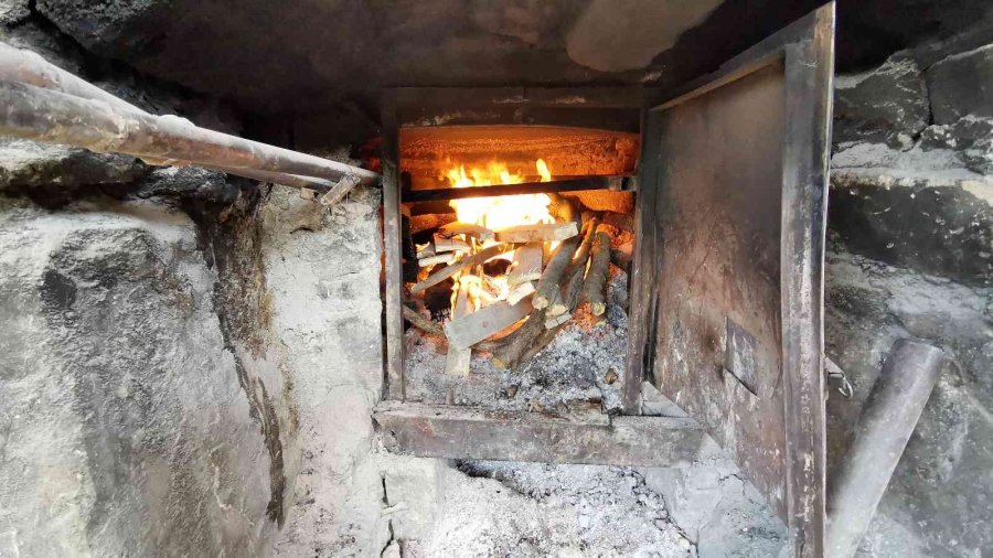 Aksaray’ın Tarihi Hamamının Bacası Tütüyor