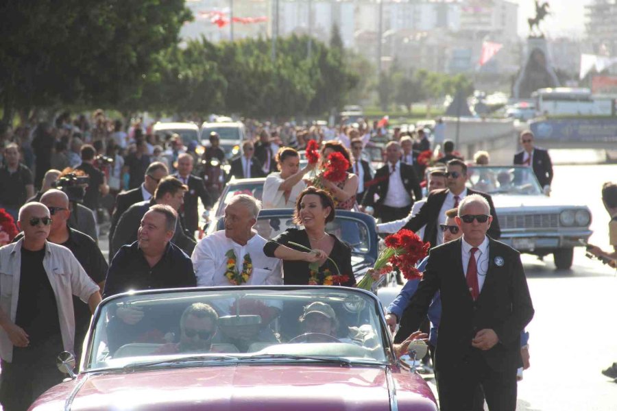 Altın Portakal’da Sanatçılara Sevgi Seli