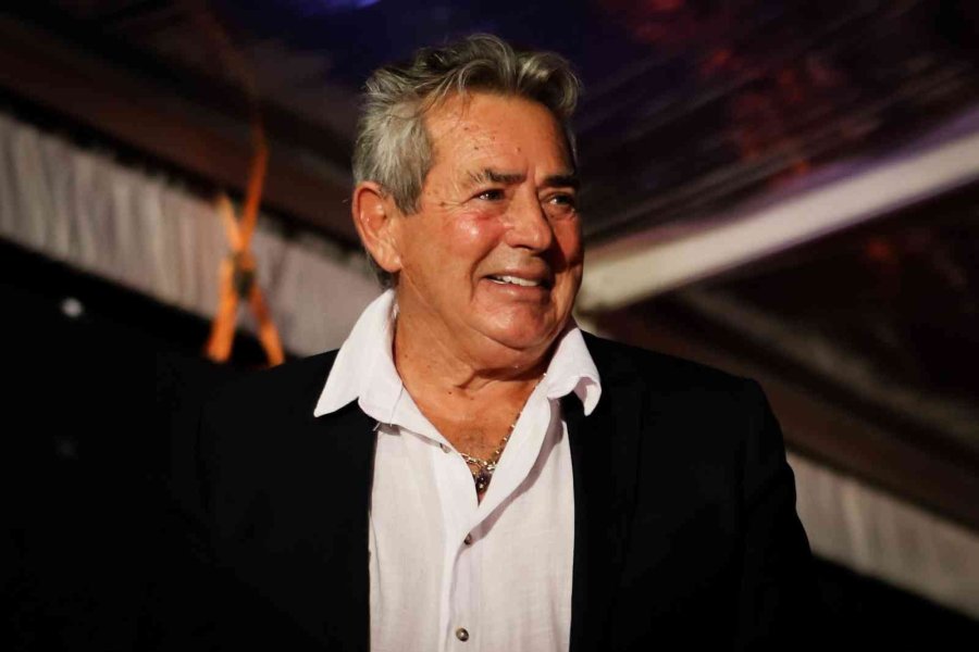 Altın Portakal Kırmızı Halıda Şıklık Yarışı