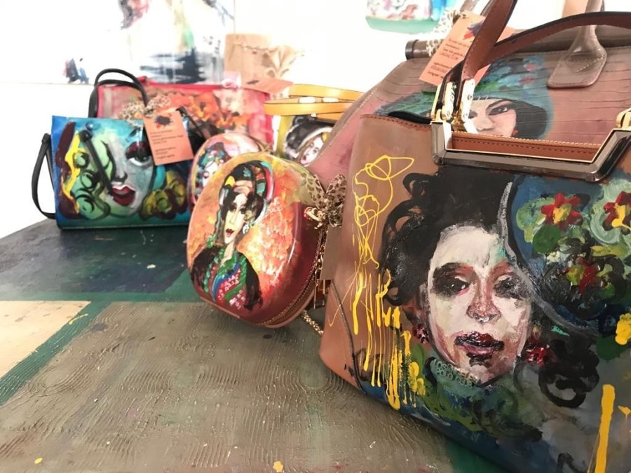 Hemşirelikten Dünyaya Çanta Tasarlayan Bir Ressama