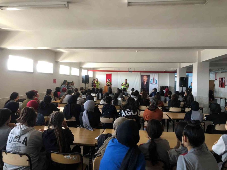 Jandarma Trafik Bilincini Artıyor