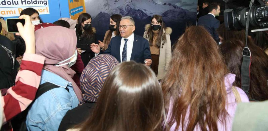 Büyükşehirin 40 Milyon Tl’lik Eğitim Desteği İçin Başvuru Şartları Belli Oldu