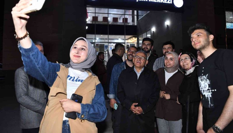 Büyükşehirin 40 Milyon Tl’lik Eğitim Desteği İçin Başvuru Şartları Belli Oldu