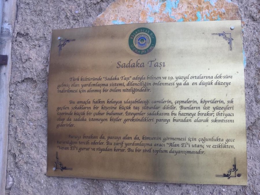 Kaldırım Taşlarından Farkı Kalmayan Tarihi ’sadaka Taşı’ Odunpazarı’na Yakışmadı