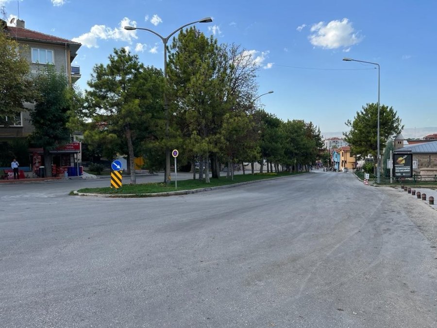 Dünya Yaşlılar Günü’nde İleri Yaştaki Vatandaşlara ‘kapalı Cadde’ Eziyeti