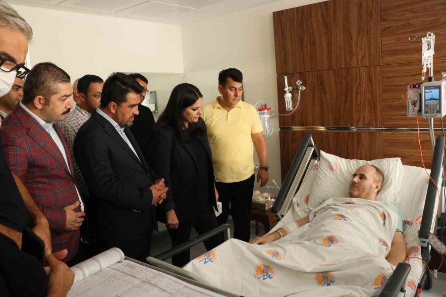 Ak Parti’li Sarıeroğlu, Polis Evine Düzenlenen Saldırıda Yaralanan Polisi Ziyaret Etti