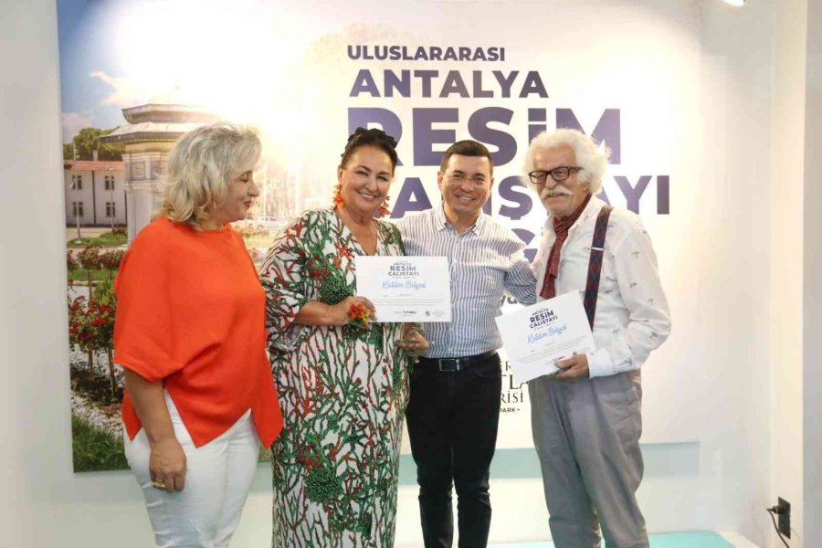 Uluslararası Antalya Resim Çalıştayı Sergisi Kapılarını Açtı