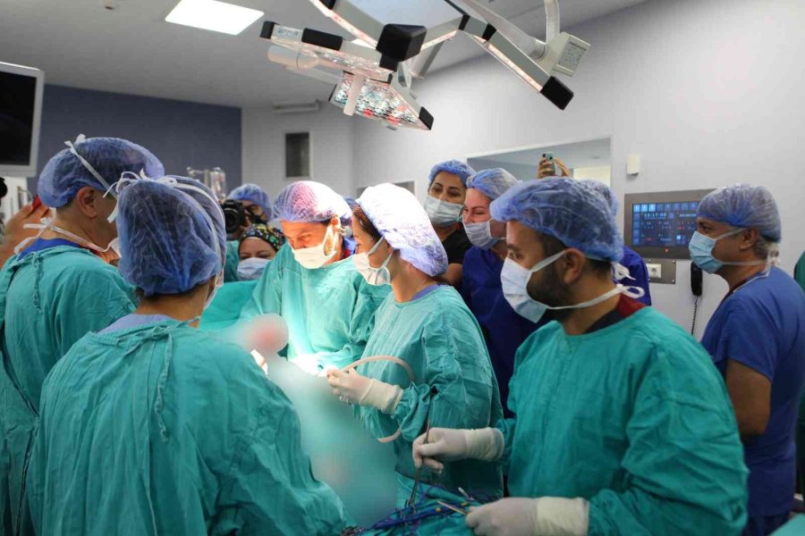 Bakan Koca’dan Prof. Dr. Ömer Özkan’a Övgü