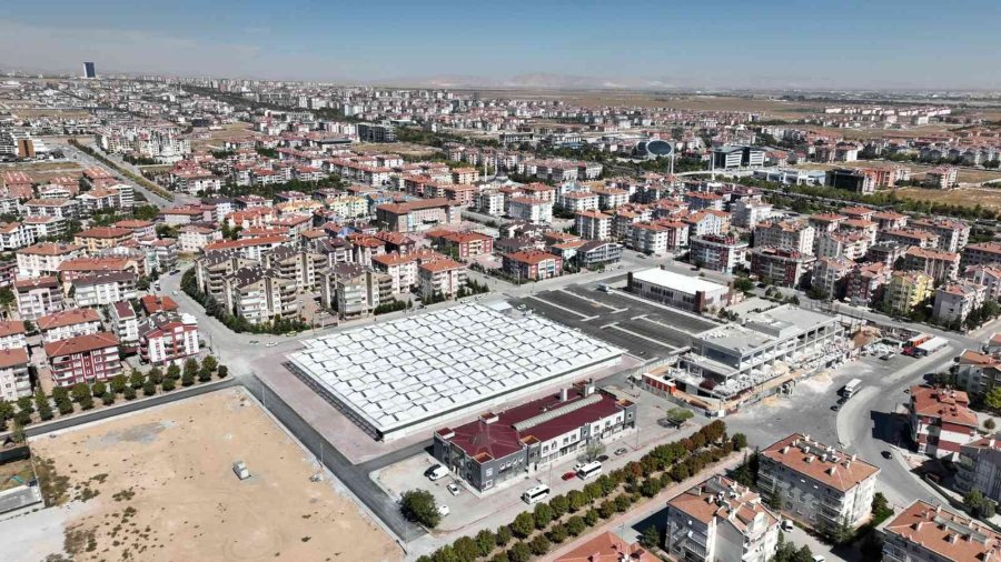 Selçuklu’da Yazır Kapalı Pazar Açılışa Hazırlanıyor