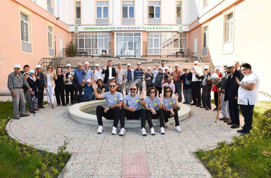 Yaşlılar Dünya Yaşlılar Günü’nü Kutladılar