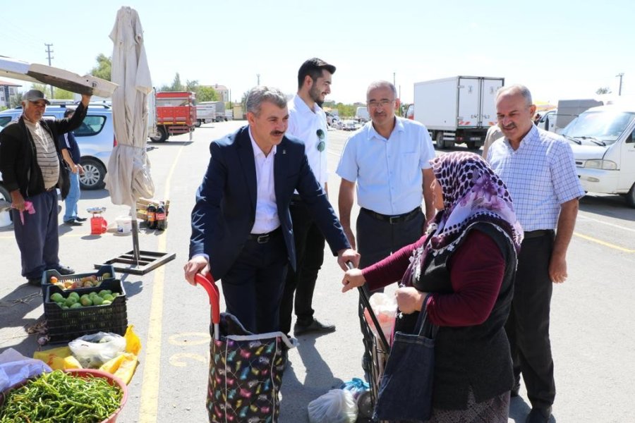 Başkan Altınsoy Semt Pazarında Esnaf Ve Vatandaşlarla Buluştu