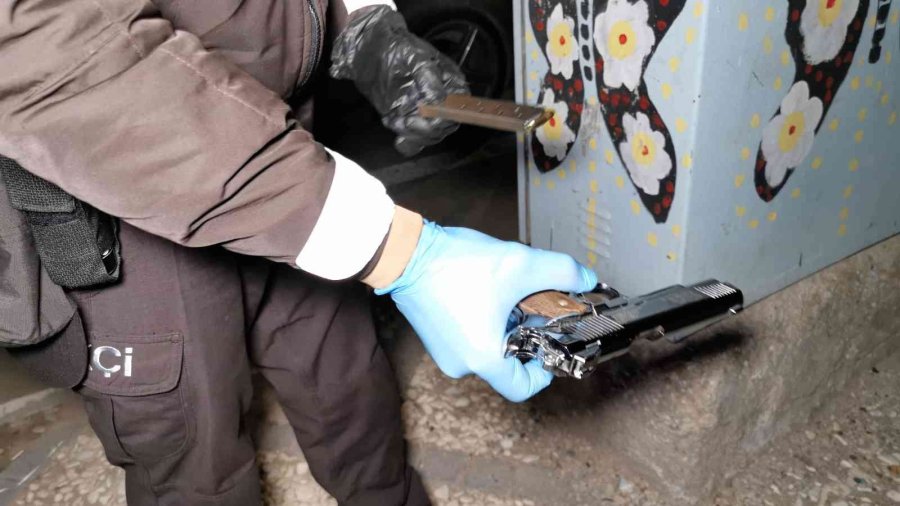 Ruhsatsız Tabanca İle Yakalandı, “çiftliğim Var” Diye Kendini Savundu