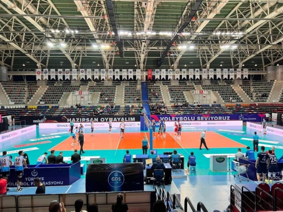 Eski Develi Kaymakamı Duru, Develi Belediye Voleybol Takımını Yalnız Bırakmadı