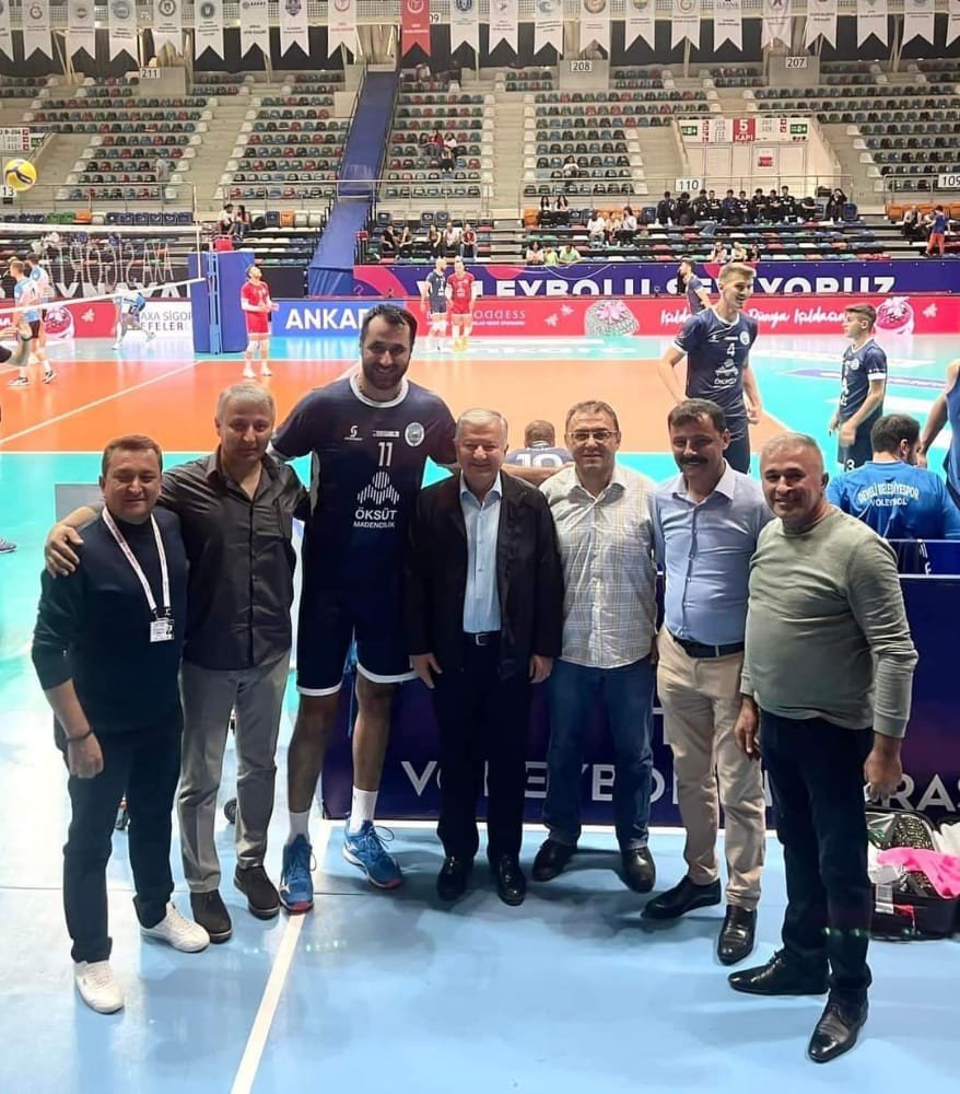 Eski Develi Kaymakamı Duru, Develi Belediye Voleybol Takımını Yalnız Bırakmadı