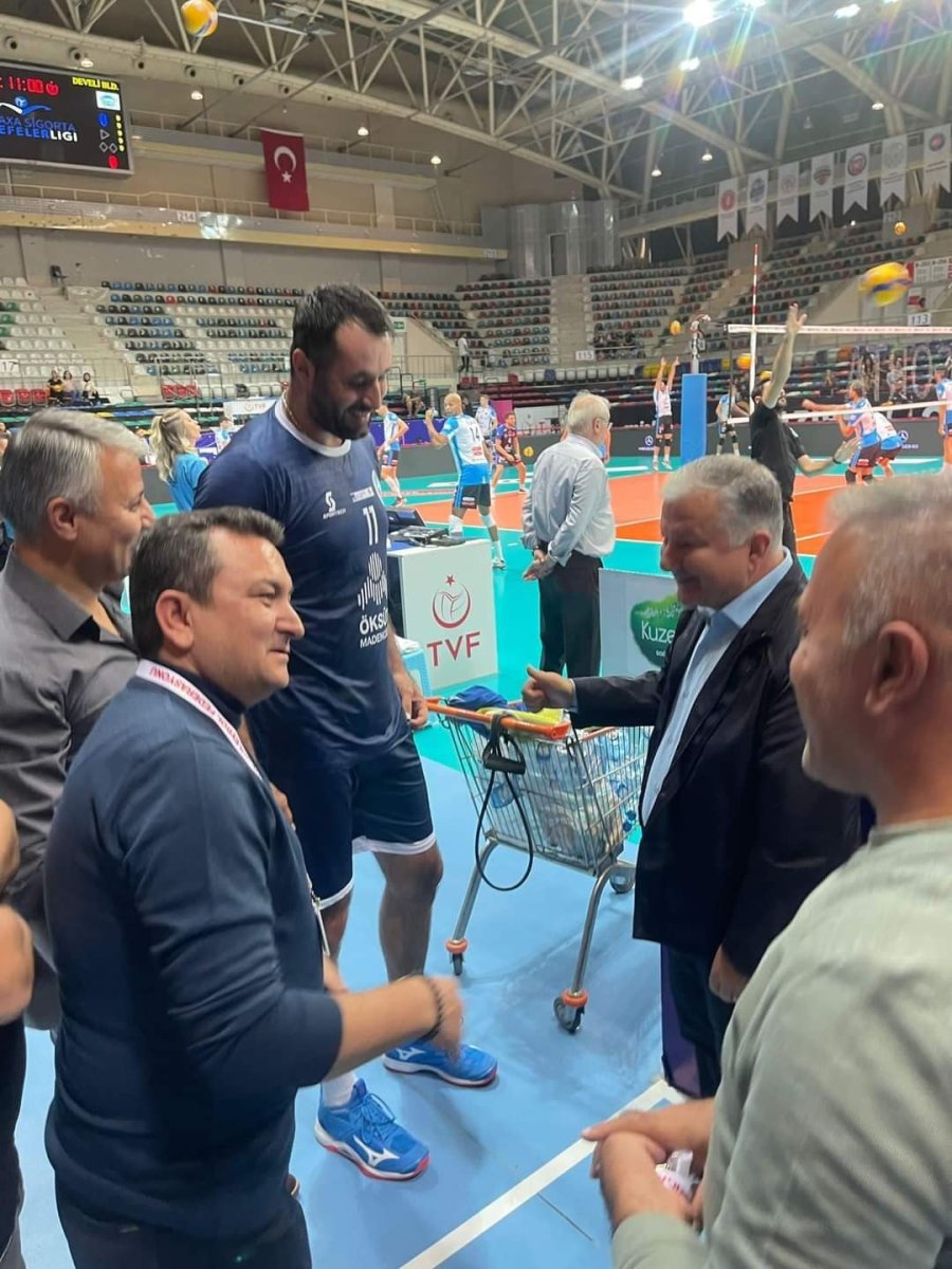 Eski Develi Kaymakamı Duru, Develi Belediye Voleybol Takımını Yalnız Bırakmadı