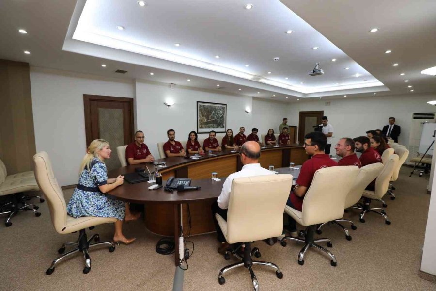 Rektör Özkan Tufan Elektromobil Takımı İle Bir Araya Geldi