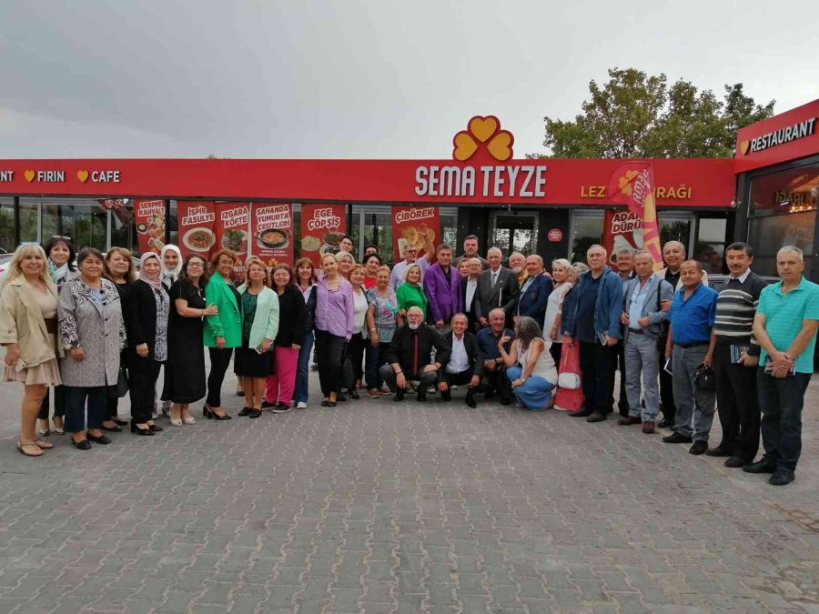 Eskişehir 19 Mayıs Ortaokulu Mezunları 50 Yıl Sonra Buluştu