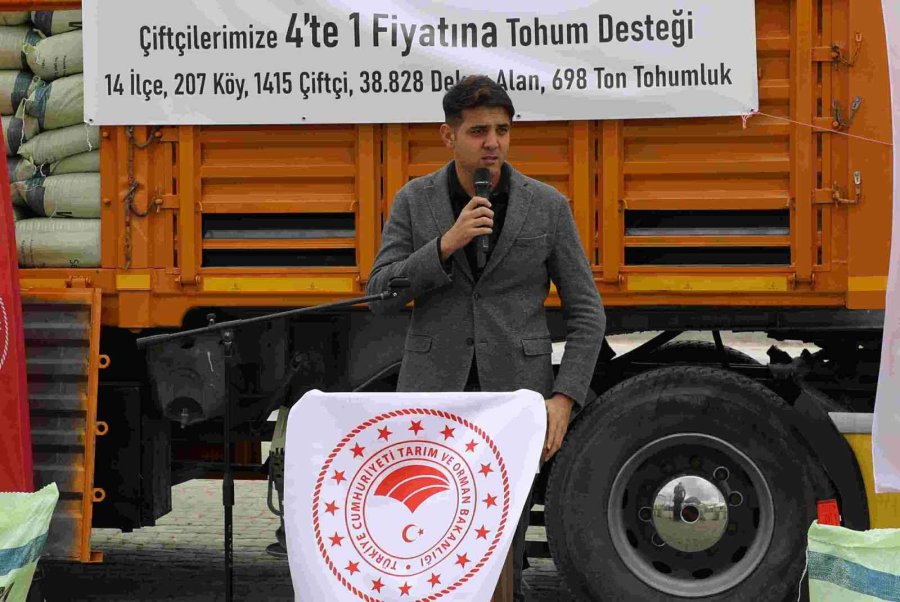 Beylikovalı Çiftçilere Uygun Fiyata Tohum Dağıtıldı