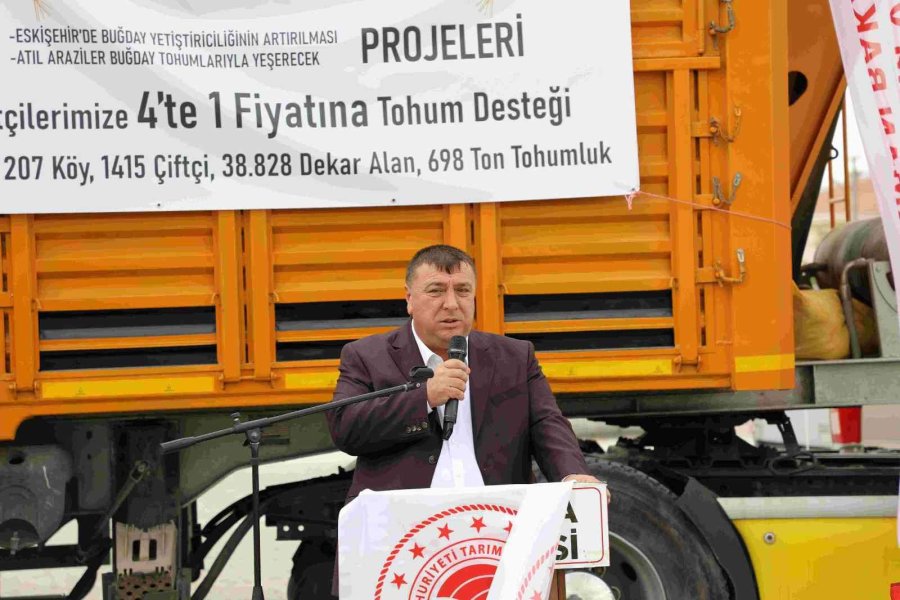 Beylikovalı Çiftçilere Uygun Fiyata Tohum Dağıtıldı