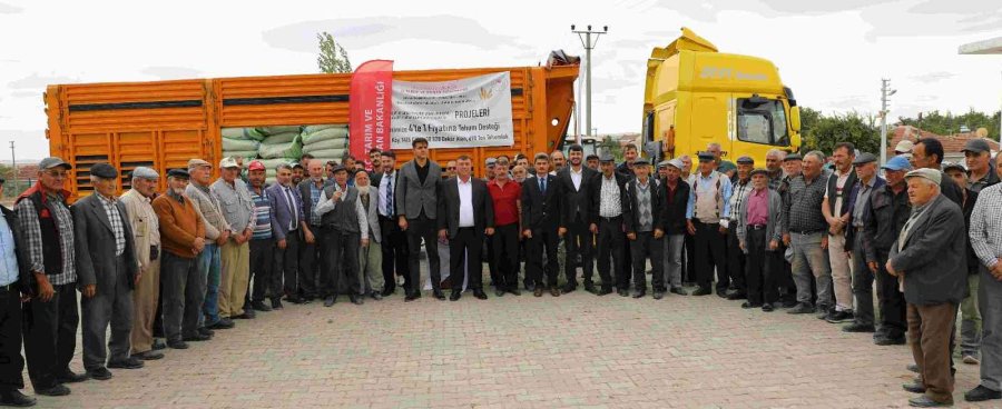 Beylikovalı Çiftçilere Uygun Fiyata Tohum Dağıtıldı