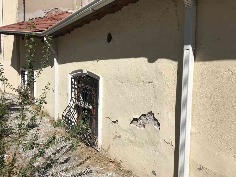 Tozman Çarşısı Bakımsız Kaldı