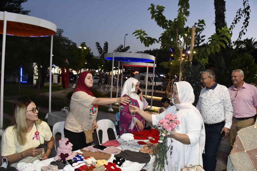 Kemer’de Balonlar Meme Kanseri Farkındalığı İçin Uçtu