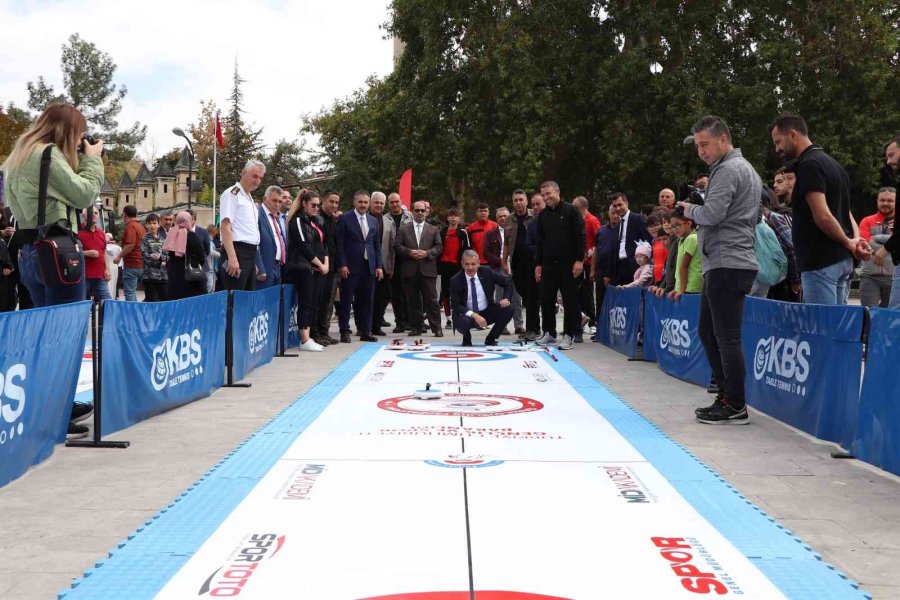 Karaman’da Amatör Spor Haftası Etkinlikleri Başladı