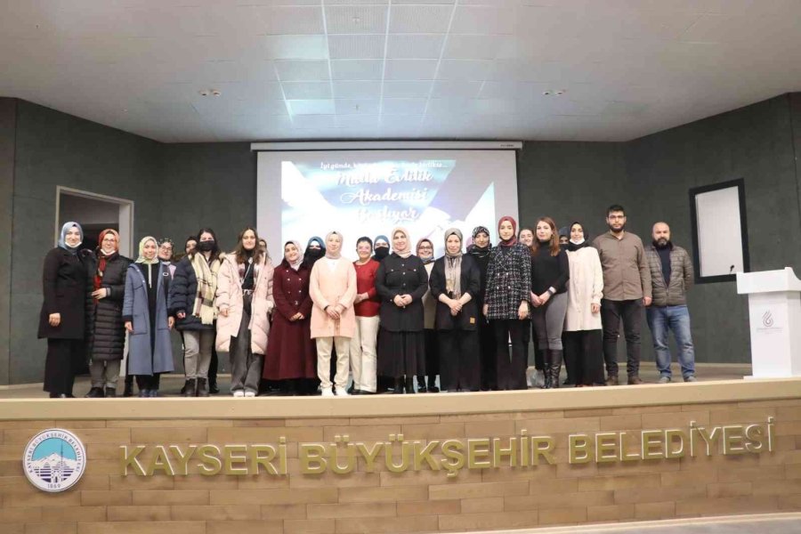 Büyükşehir’den ‘mutlu Evlilik Akademisi’
